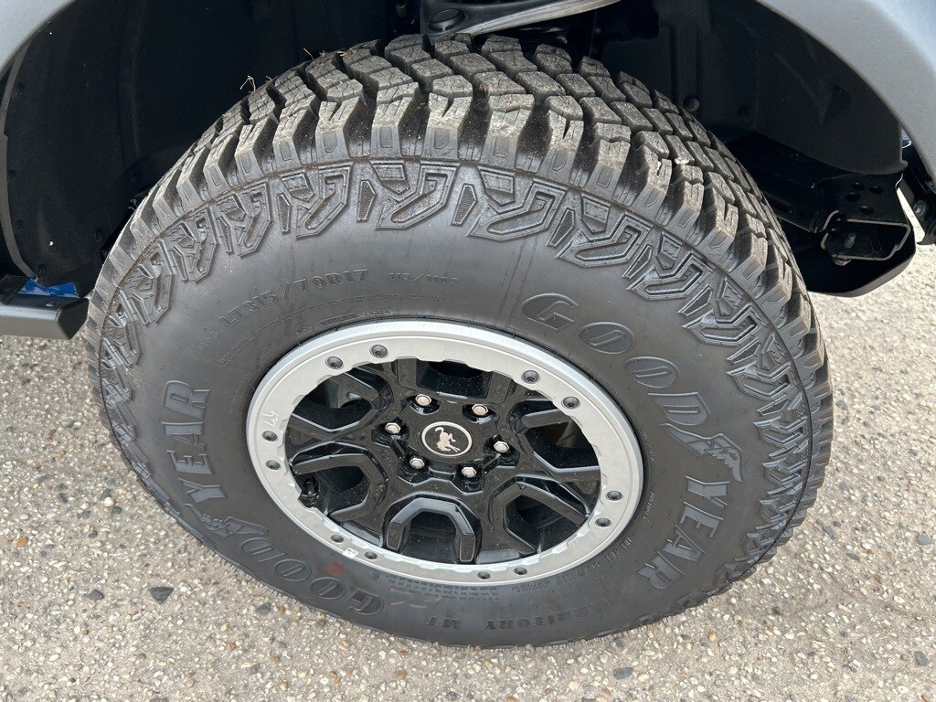 2024 Ford Bronco Badlands photo 2