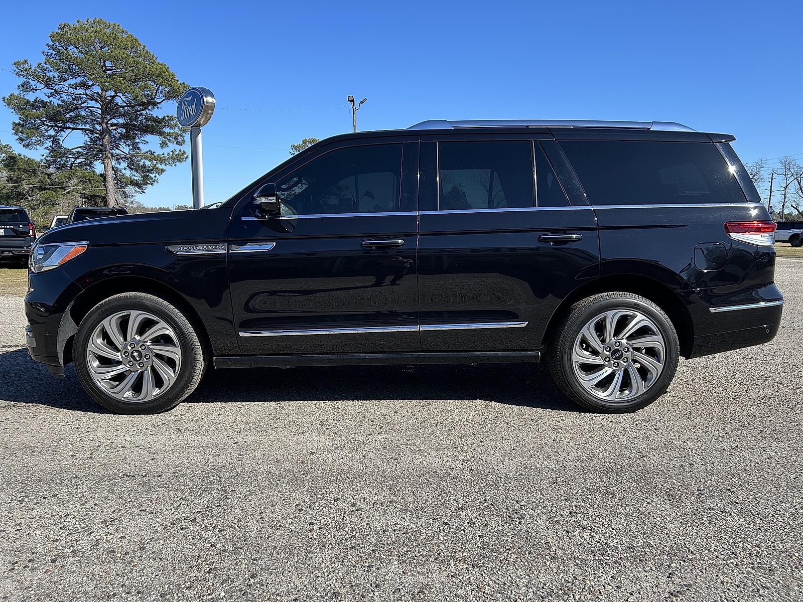 2024 Lincoln Navigator Reserve 4WD's photo