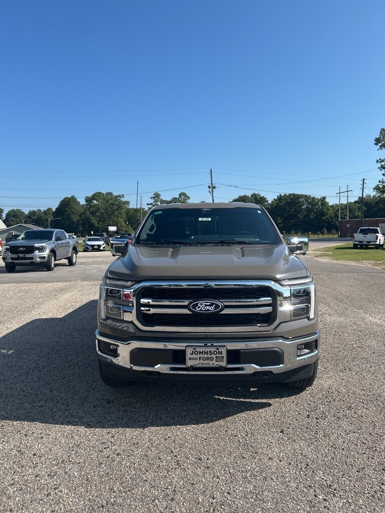 2025 Ford F-150 Lariat photo 2