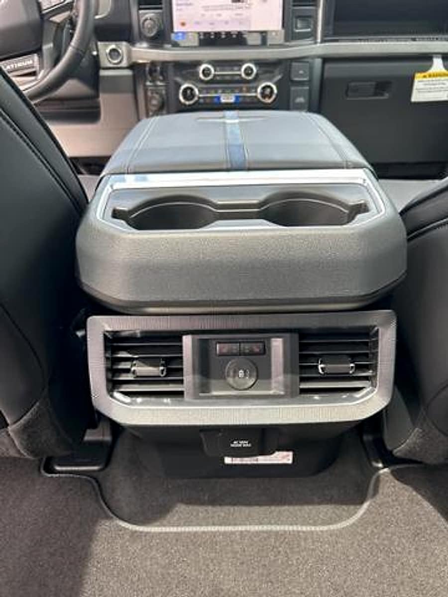 2025 Ford F-250 Super Duty Platinum - Photo 35