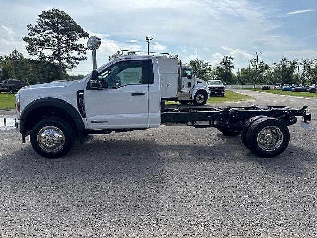 New 2025 Ford Super Duty F-450 DRW 1S Chassis