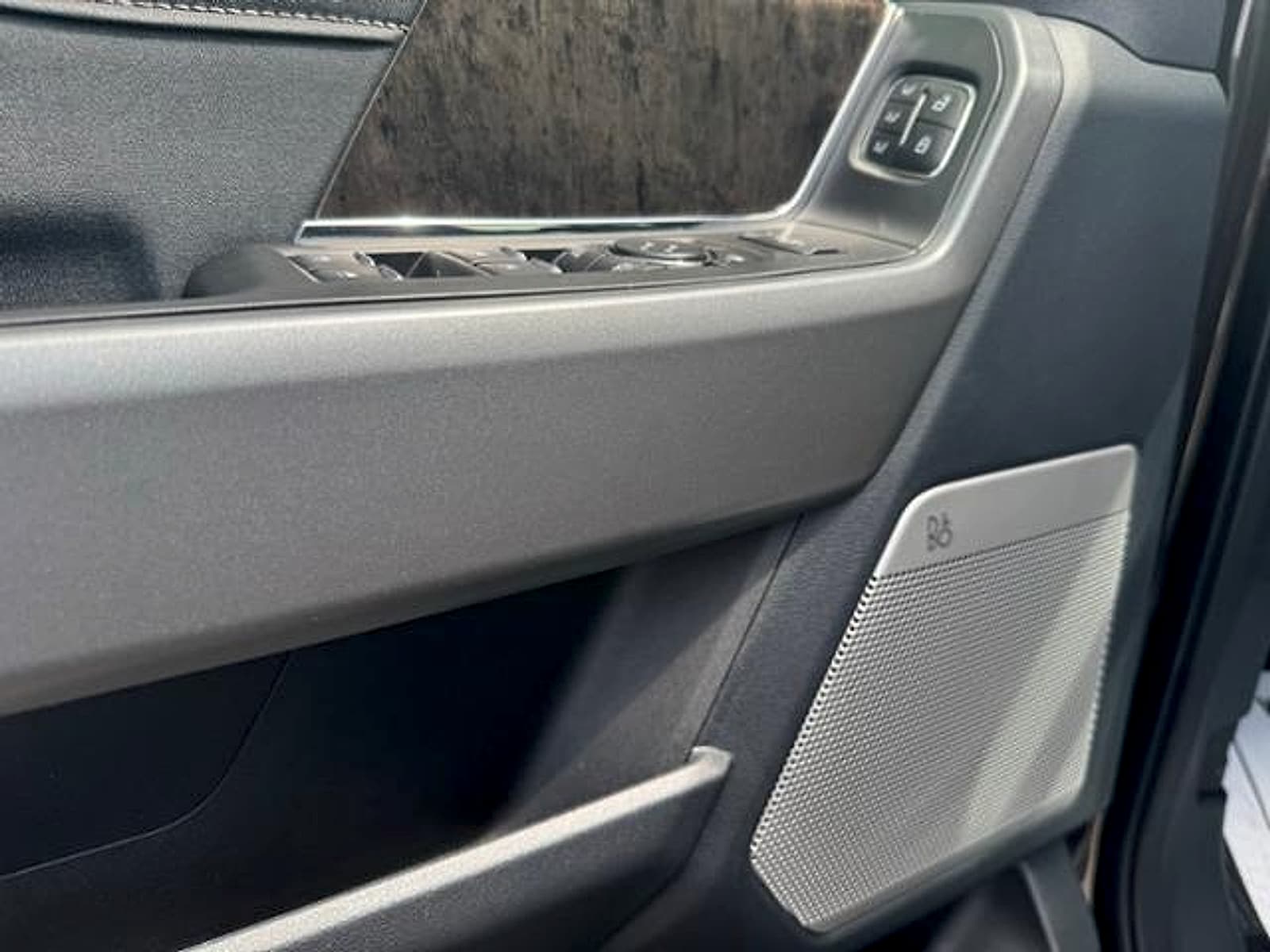2025 Ford F-350 Super Duty Lariat - Photo 17