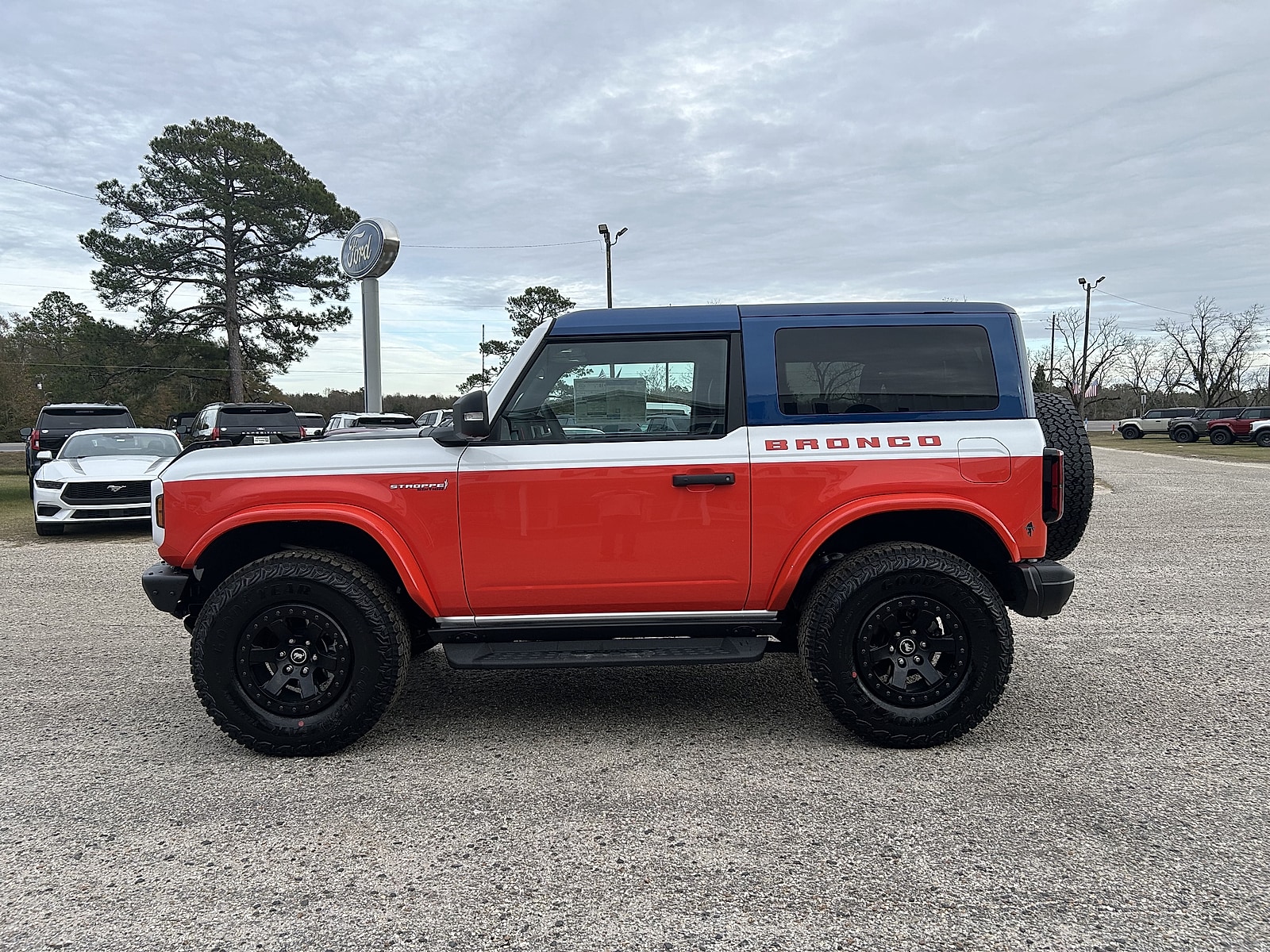 2025 Ford Bronco 2-Door Stroppe's photo