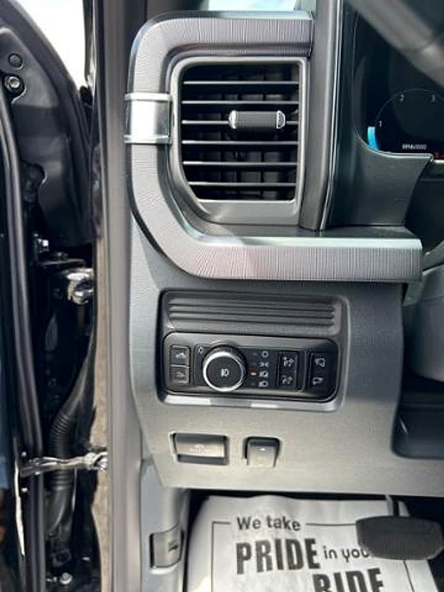 2025 Ford F-250 Super Duty Platinum - Photo 21