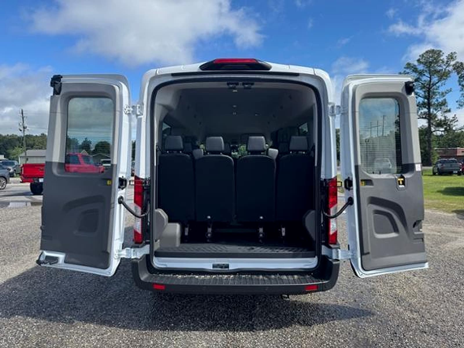 2024 Ford Transit Passenger Van XL - Photo 7