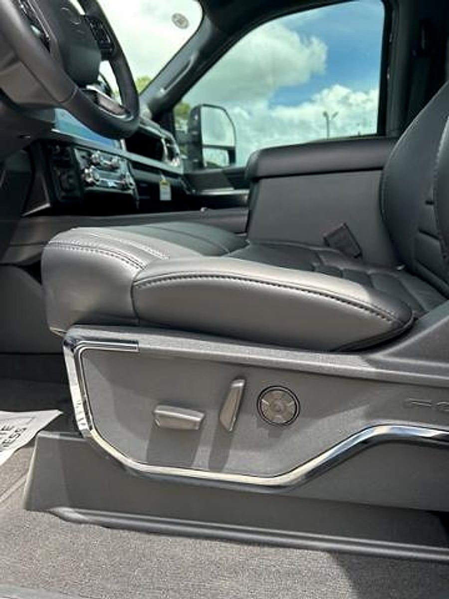 2025 Ford F-250 Super Duty Platinum - Photo 19