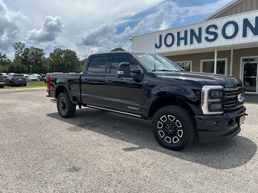 New 2025 Ford F-250SD Platinum Truck