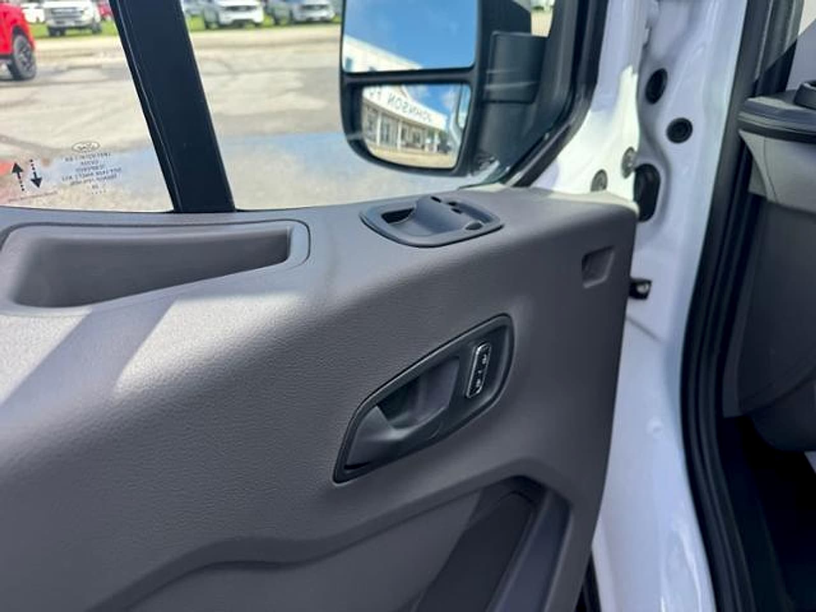 2024 Ford Transit Passenger Van XL - Photo 15