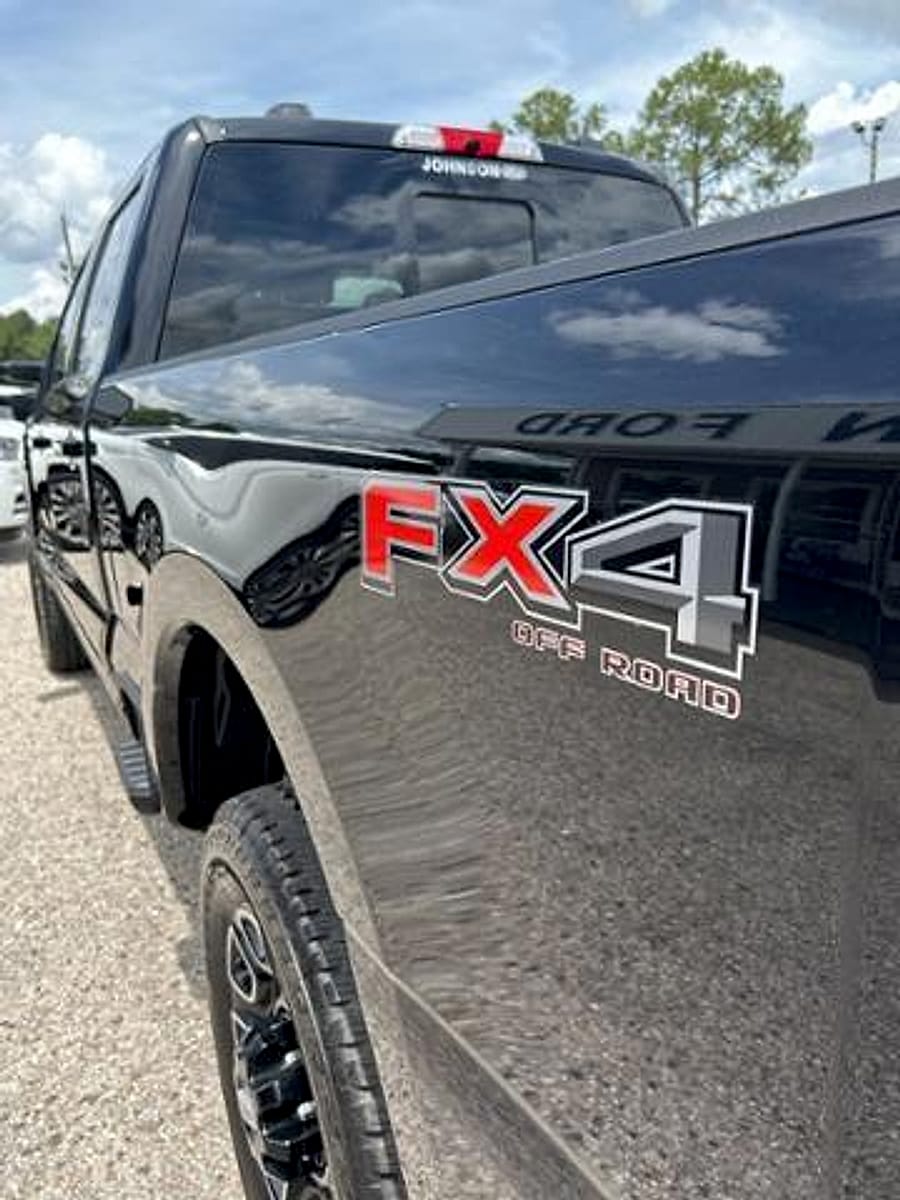 2025 Ford F-250 Super Duty Platinum - Photo 10