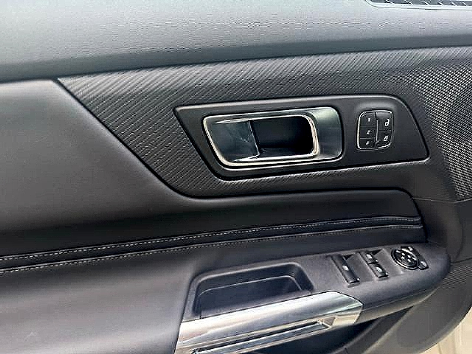 2025 Ford Mustang GT Premium Convertible - Photo 14