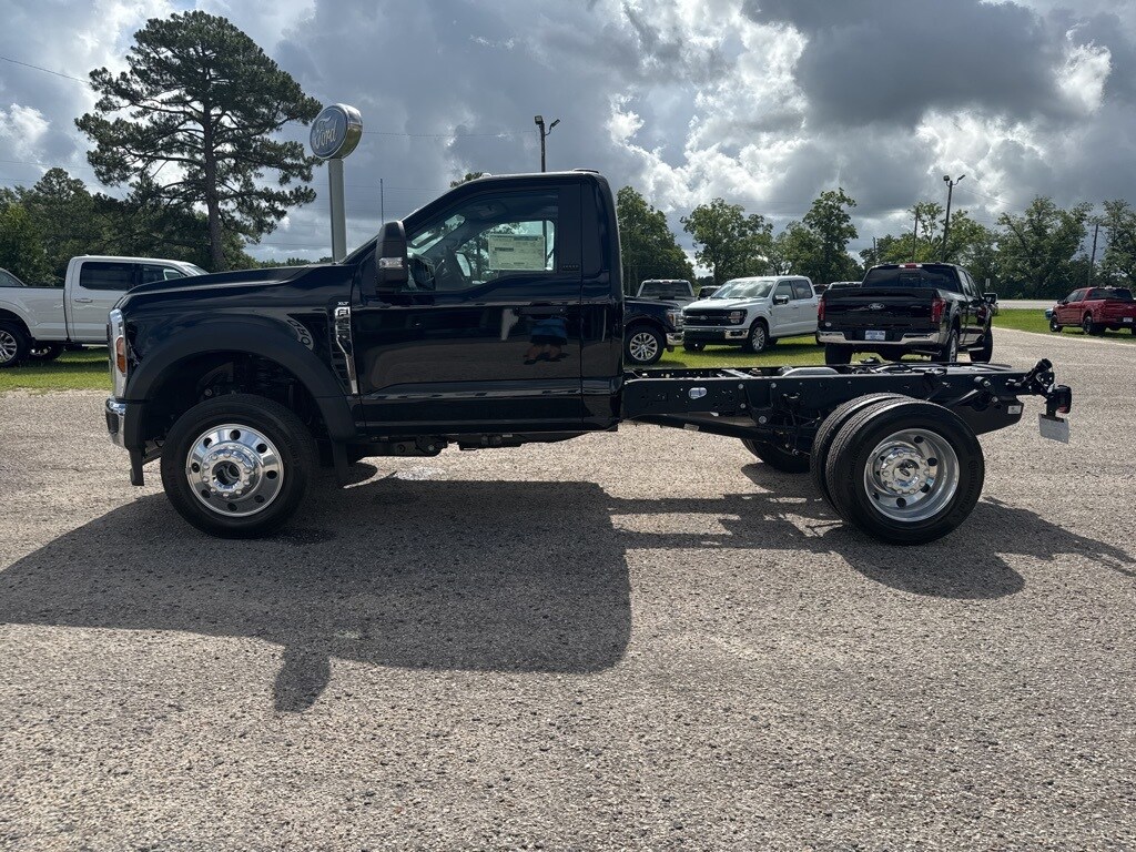 2025 Ford F-450 XLT photo 3