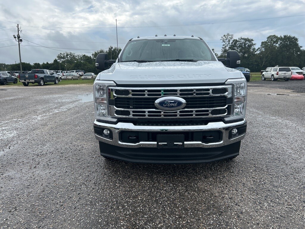 2026 Ford F-350 photo 3