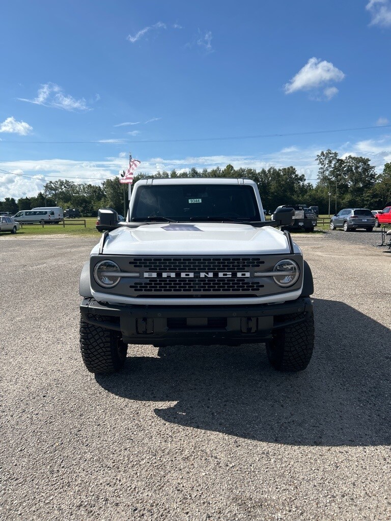 2024 Ford Bronco Badlands photo 3