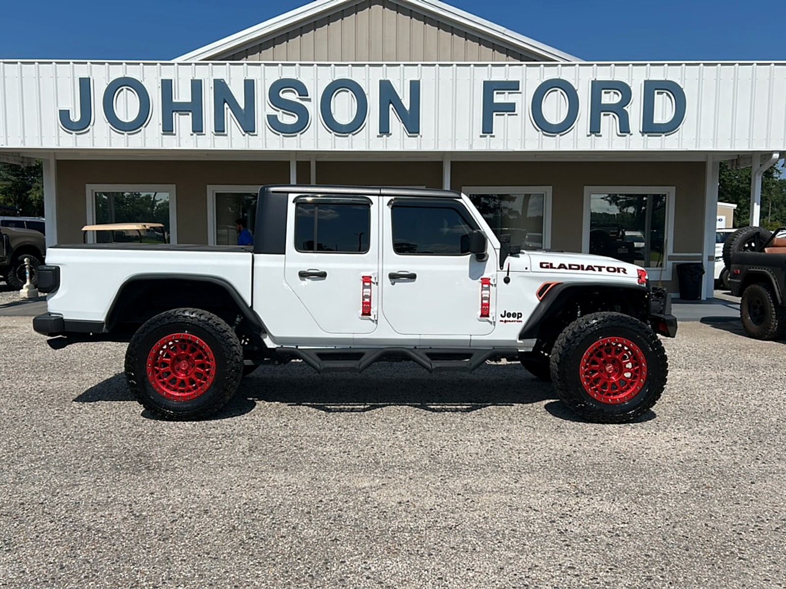 2020 Jeep Gladiator Sport S's photo