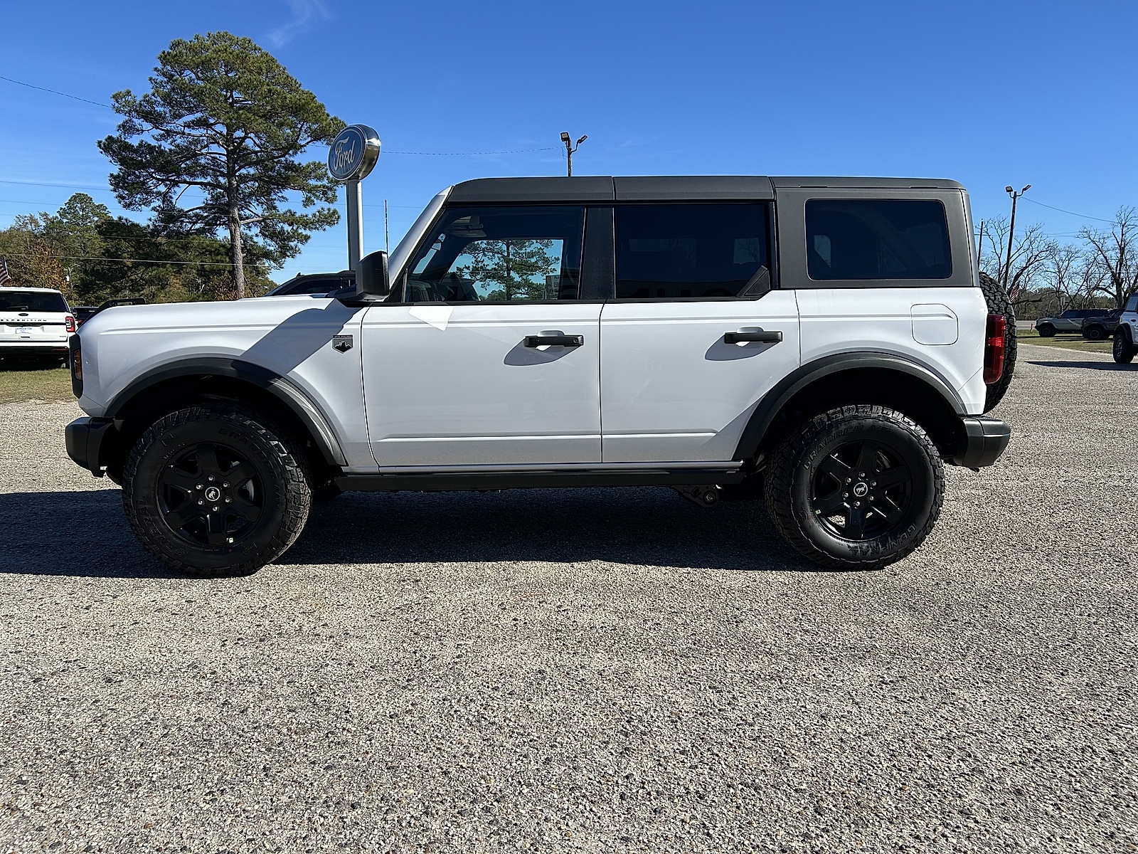 2025 Ford Bronco 4-Door Big Bend's photo