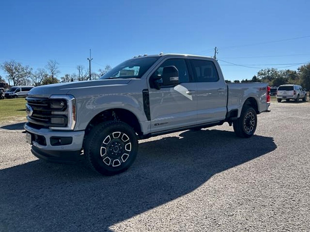 New 2025 Ford F-350SD Platinum Truck
