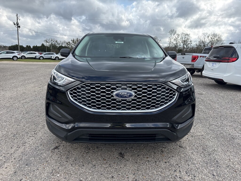 2024 Ford Edge SE photo 3