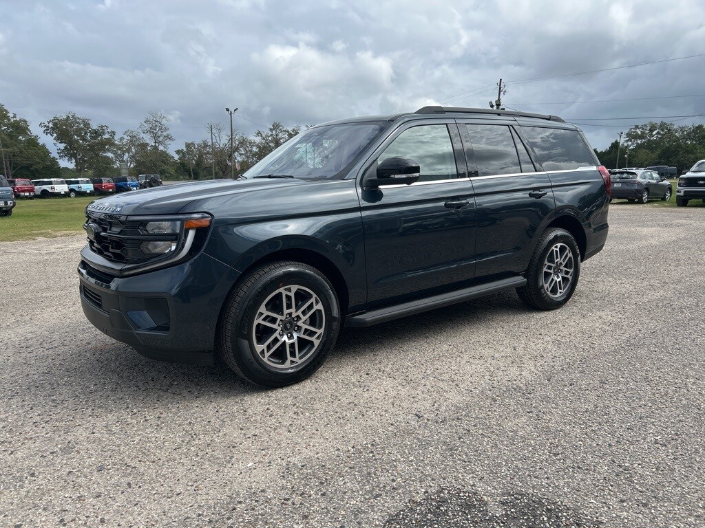 2025 Ford Expedition photo 3