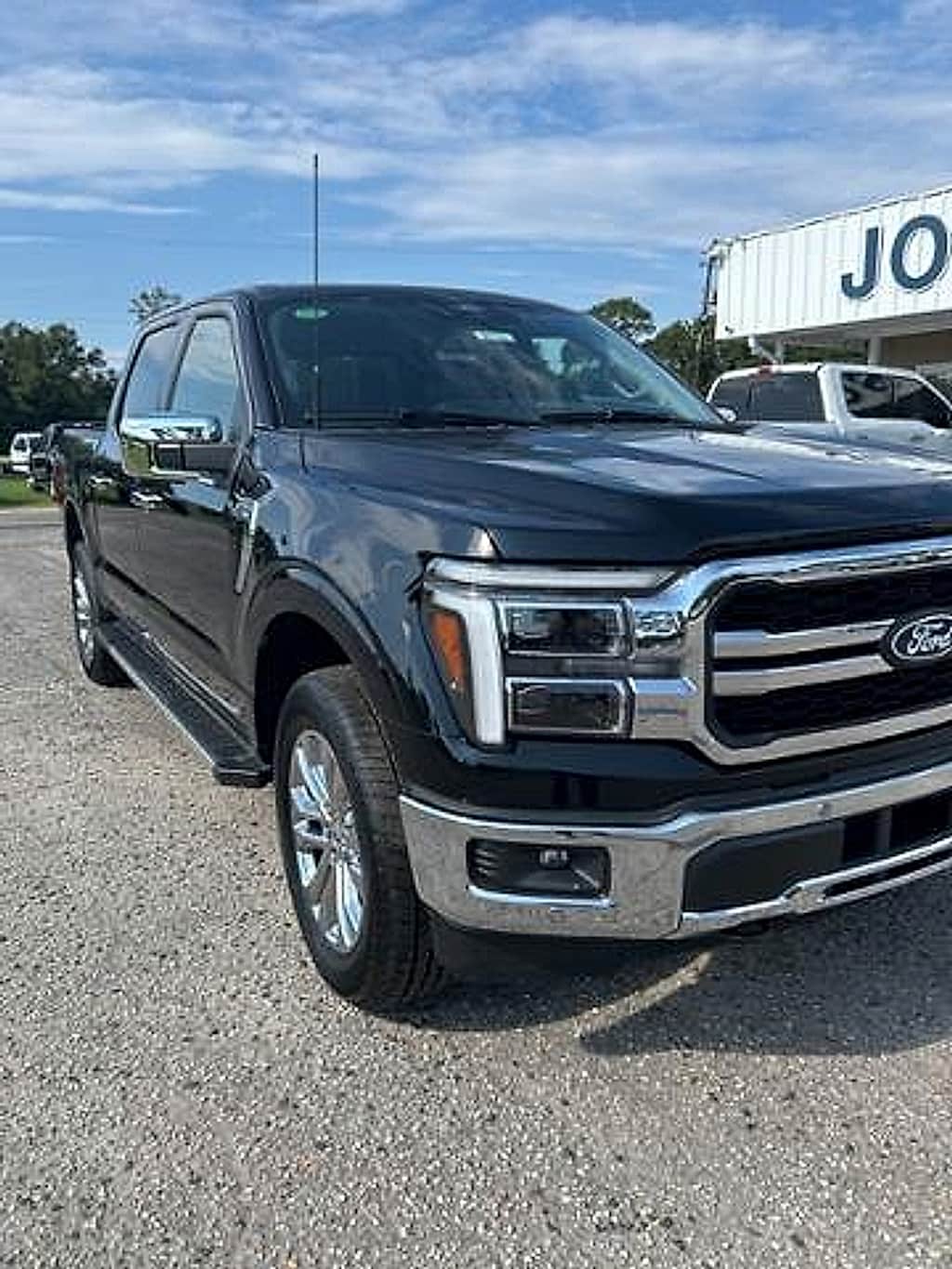 New 2025 Ford F-150 Lariat Truck