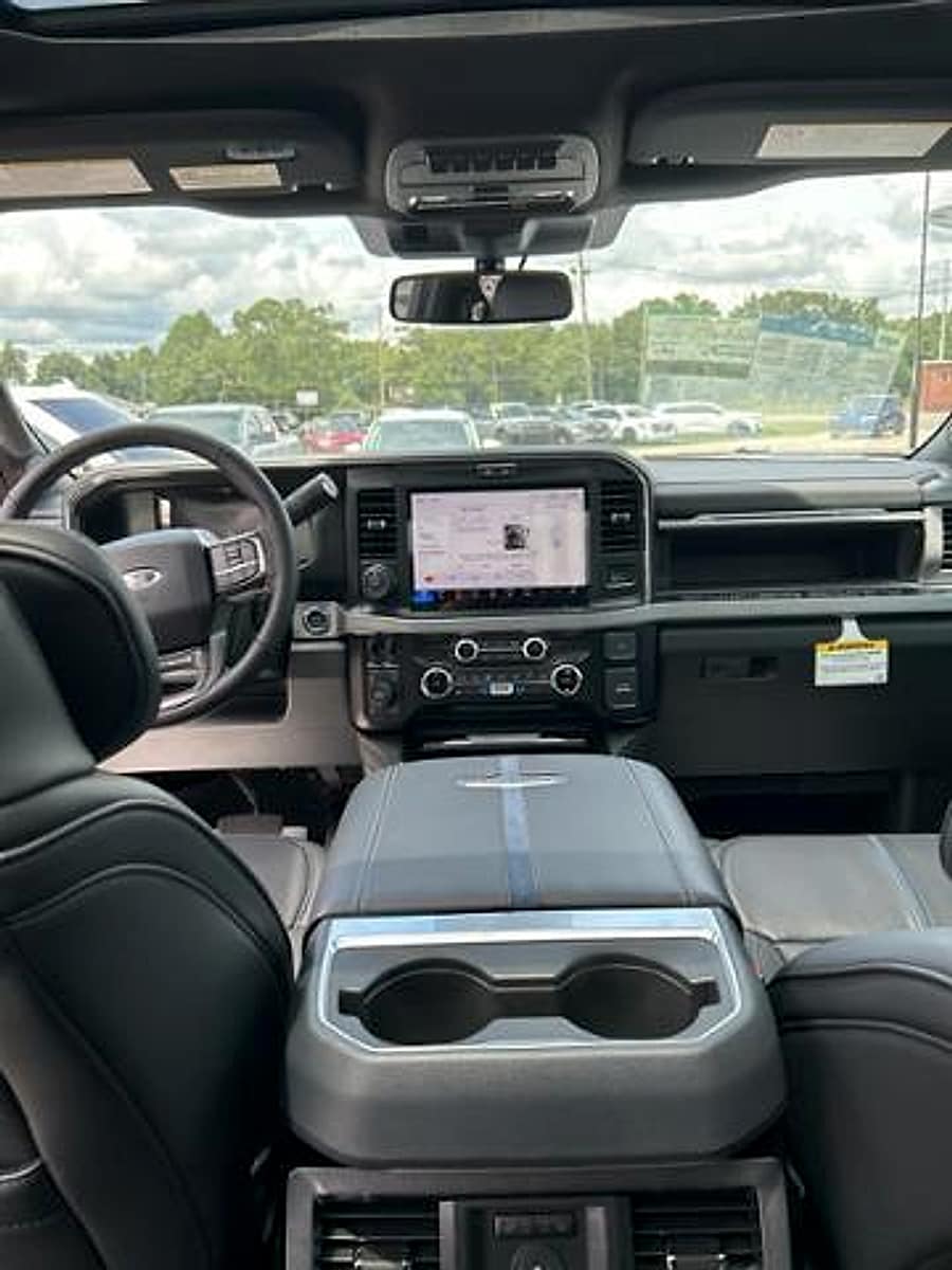 2025 Ford F-250 Super Duty Platinum - Photo 36