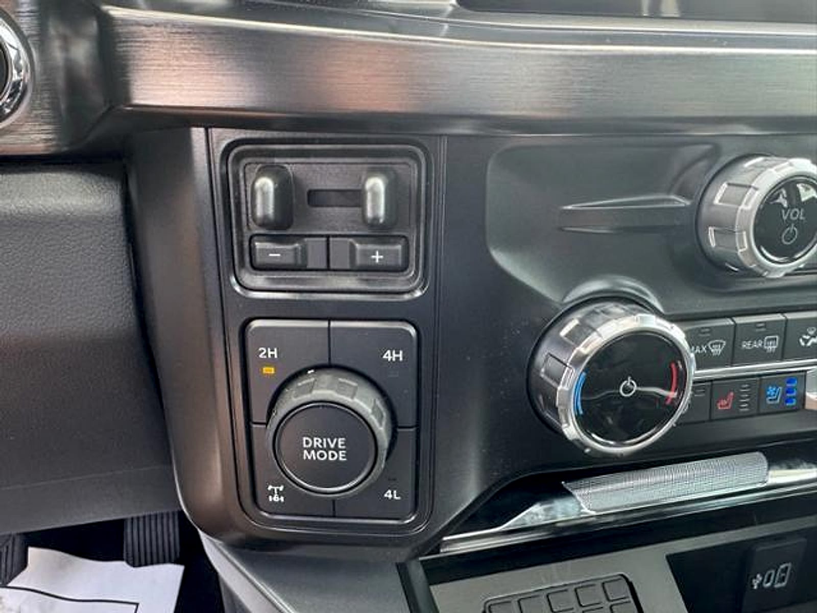 2025 Ford F-350 Super Duty Lariat - Photo 23