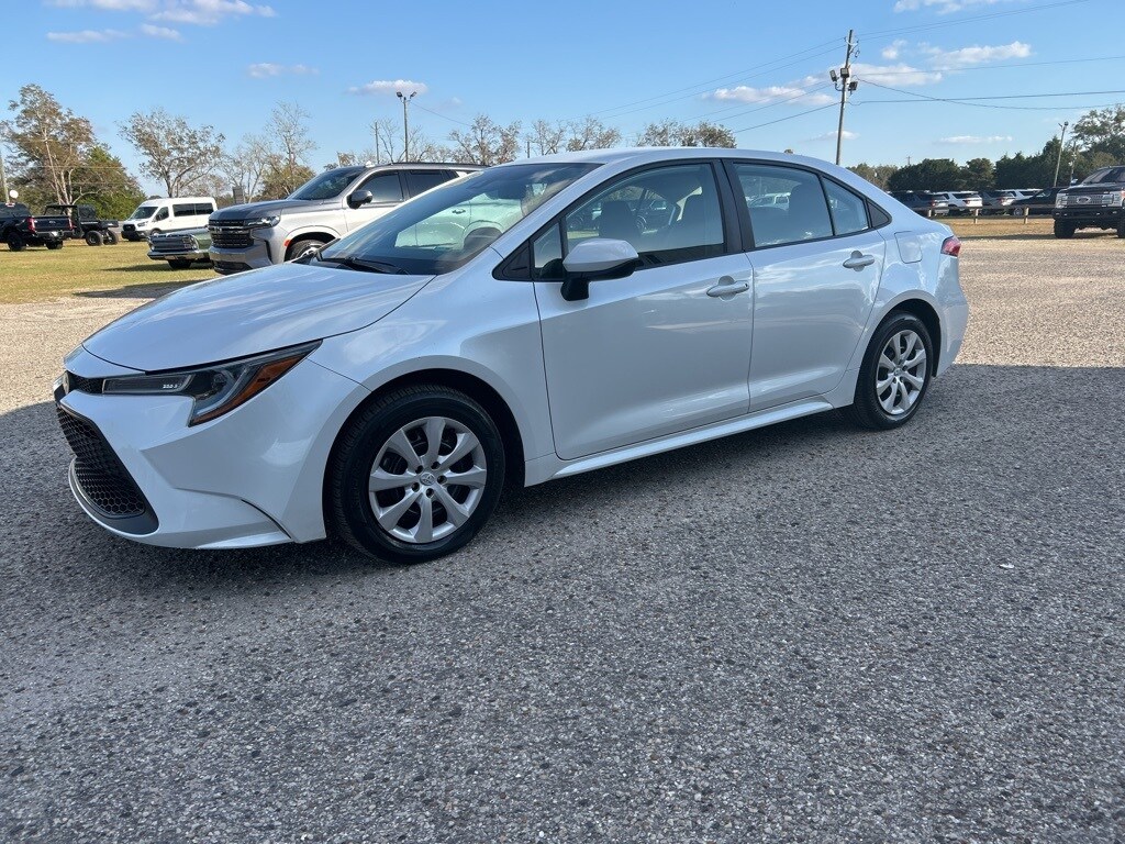 Used 2022 Toyota Corolla LE Sedan