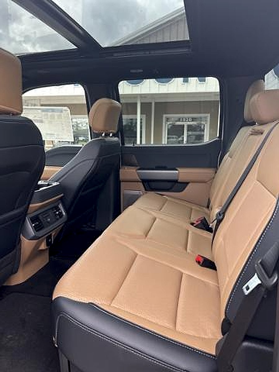 2025 Ford F-350 Super Duty Lariat - Photo 31