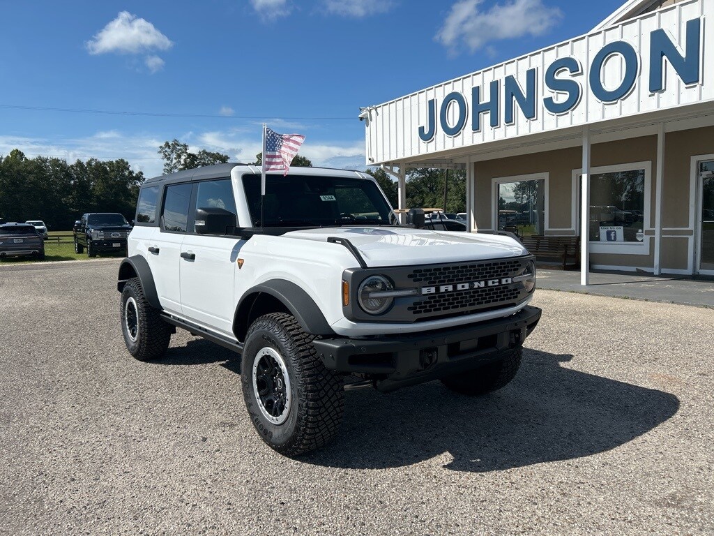 2024 Ford Bronco Badlands photo 2