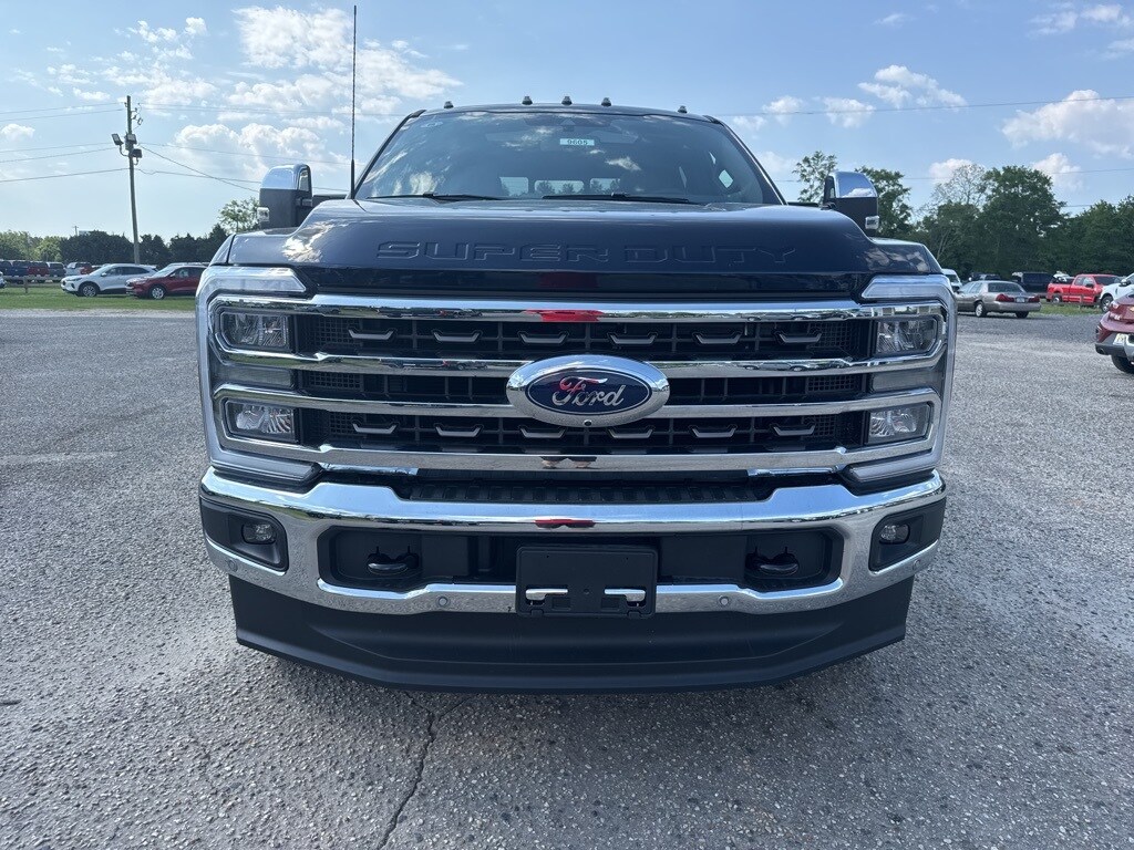 2025 Ford F-250 photo 3