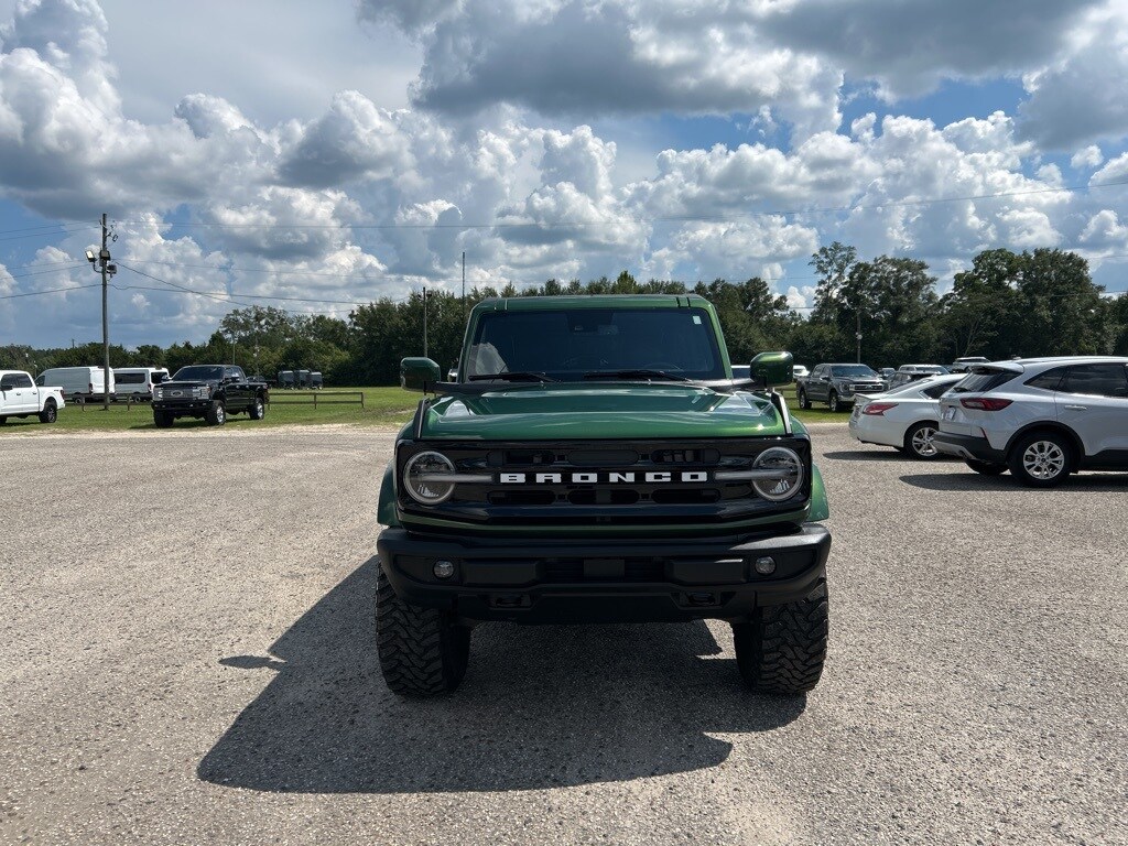 2024 Ford Bronco Outer Banks photo 3