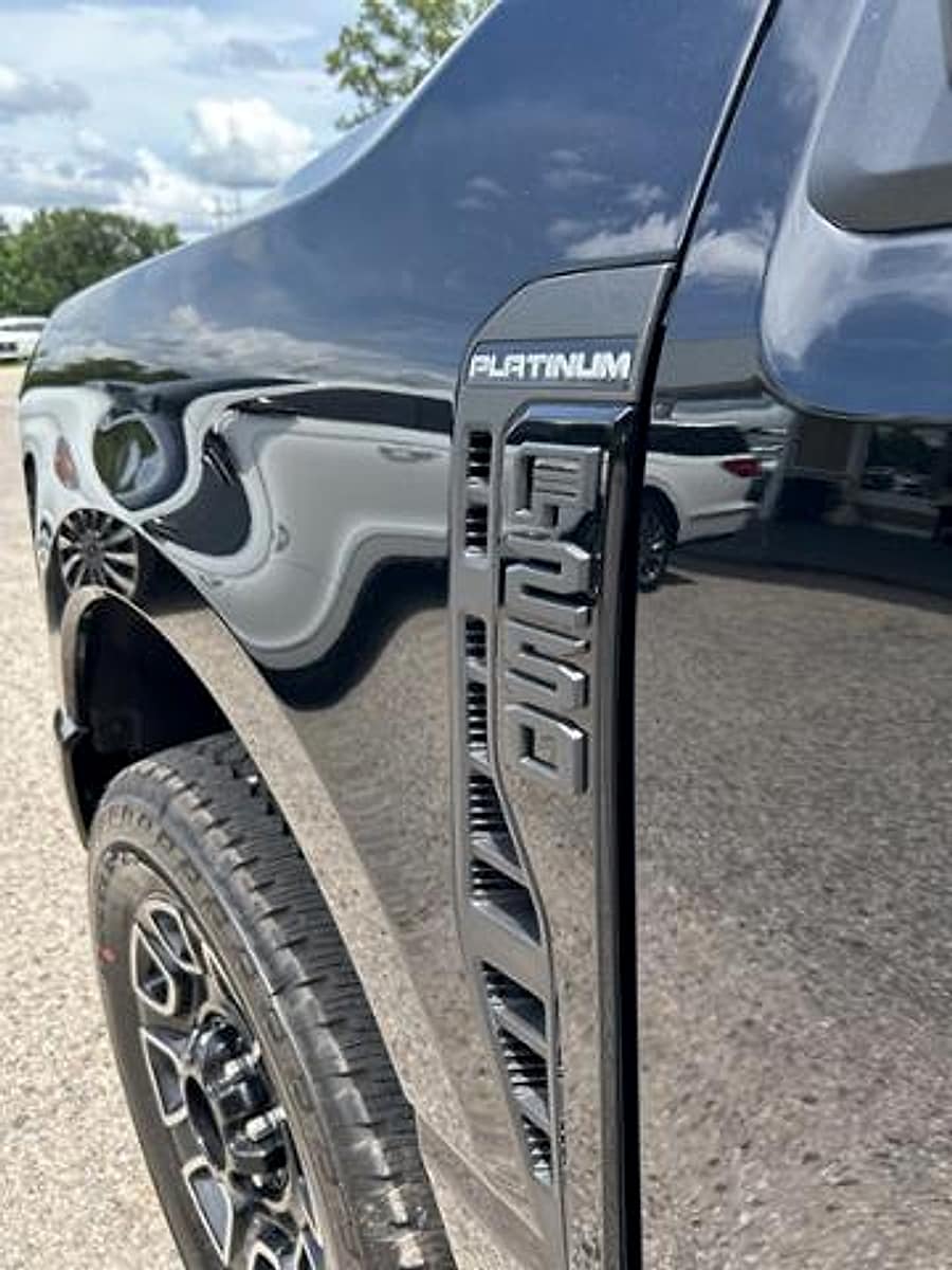 2025 Ford F-250 Super Duty Platinum - Photo 14