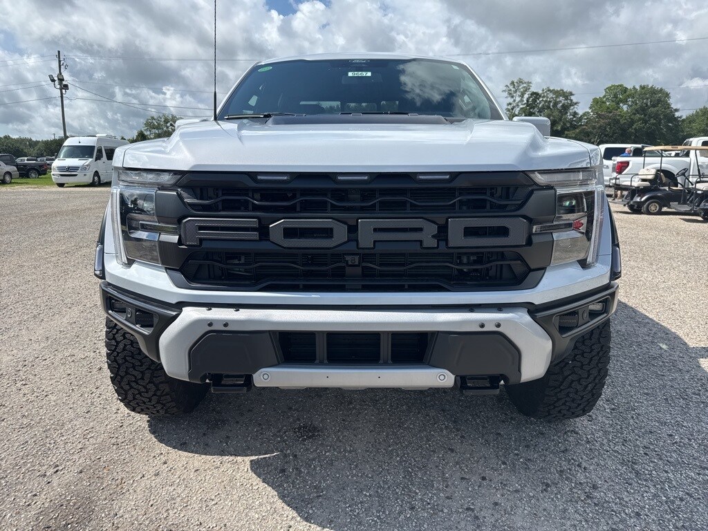 2025 Ford F-150 Raptor photo 3