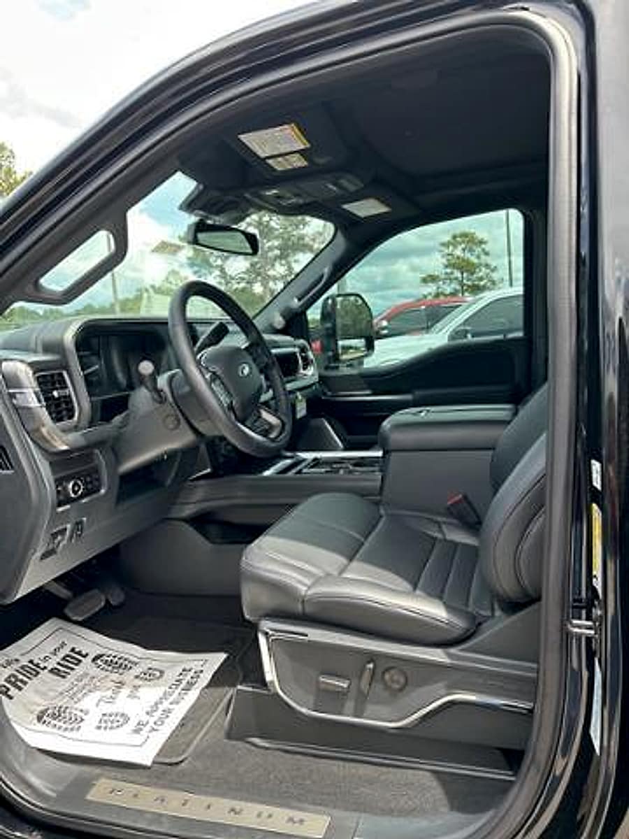 2025 Ford F-250 Super Duty Platinum - Photo 18