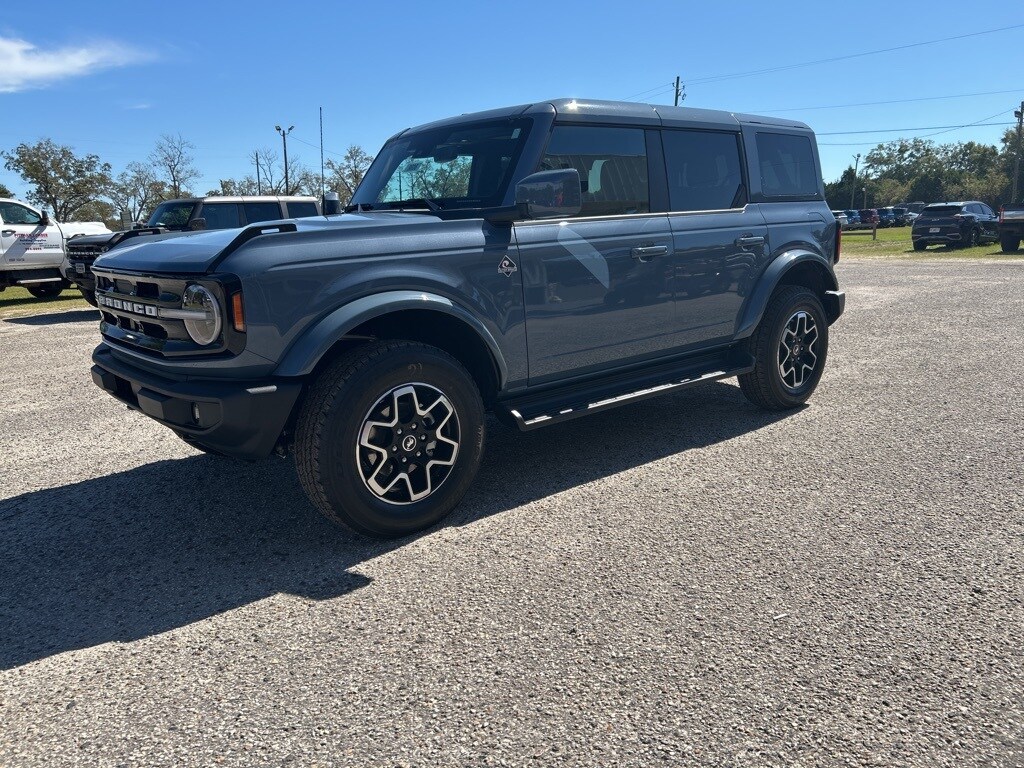 New 2025 Ford Bronco Outer Banks SUV