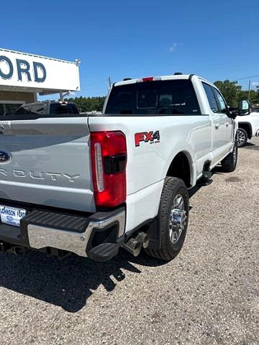 2025 Ford F-350 Super Duty Lariat - Photo 6