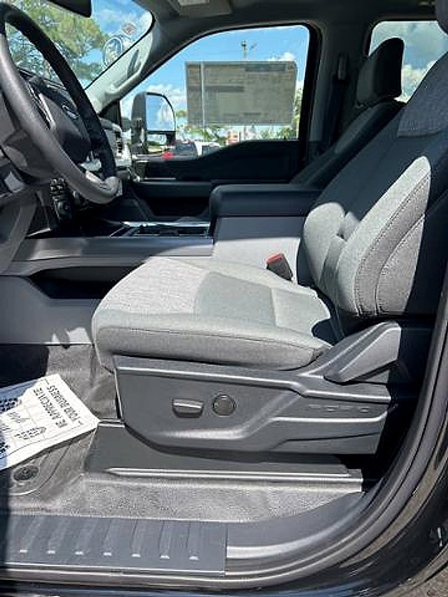 2025 Ford F-250 Super Duty XLT - Photo 12