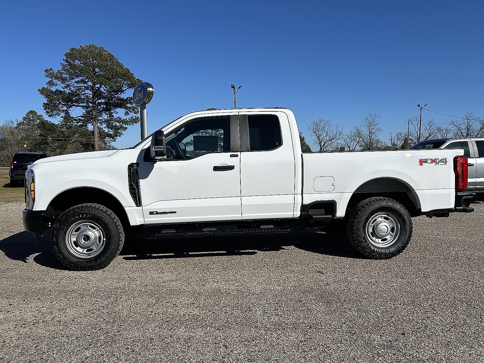 2026 Ford F-250 XL 4x4 SuperCab 8' Box's photo