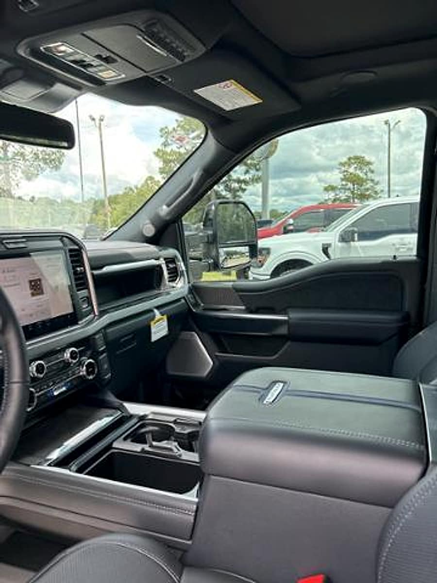 2025 Ford F-250 Super Duty Platinum - Photo 20
