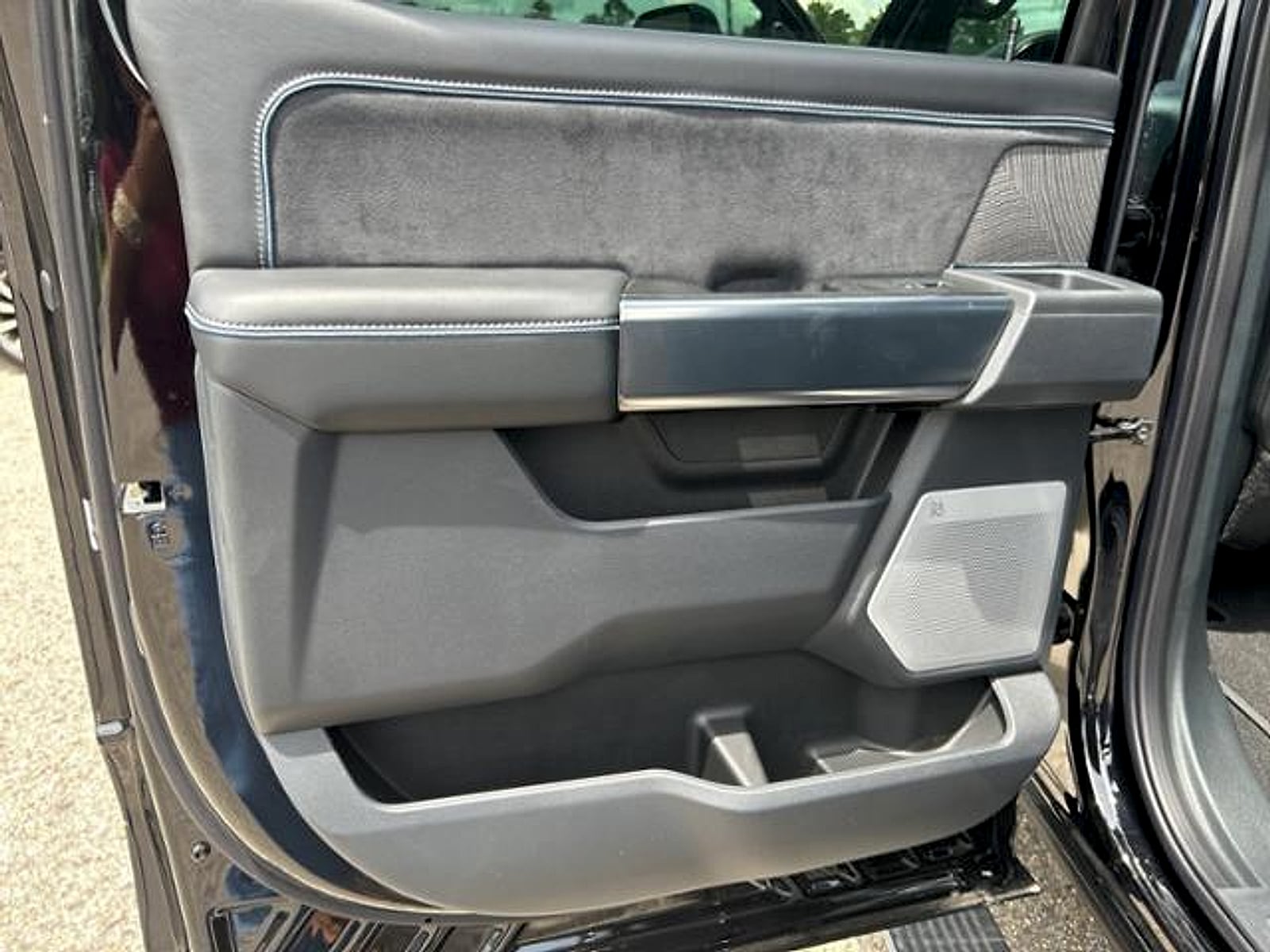 2025 Ford F-250 Super Duty Platinum - Photo 31