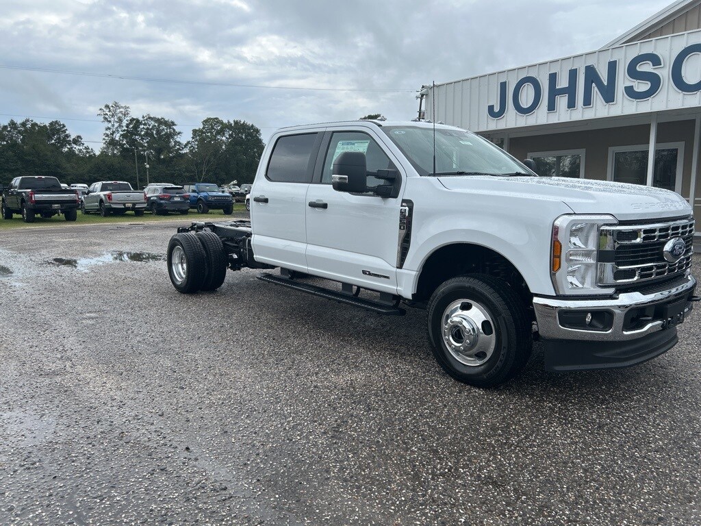 2026 Ford F-350 photo 2