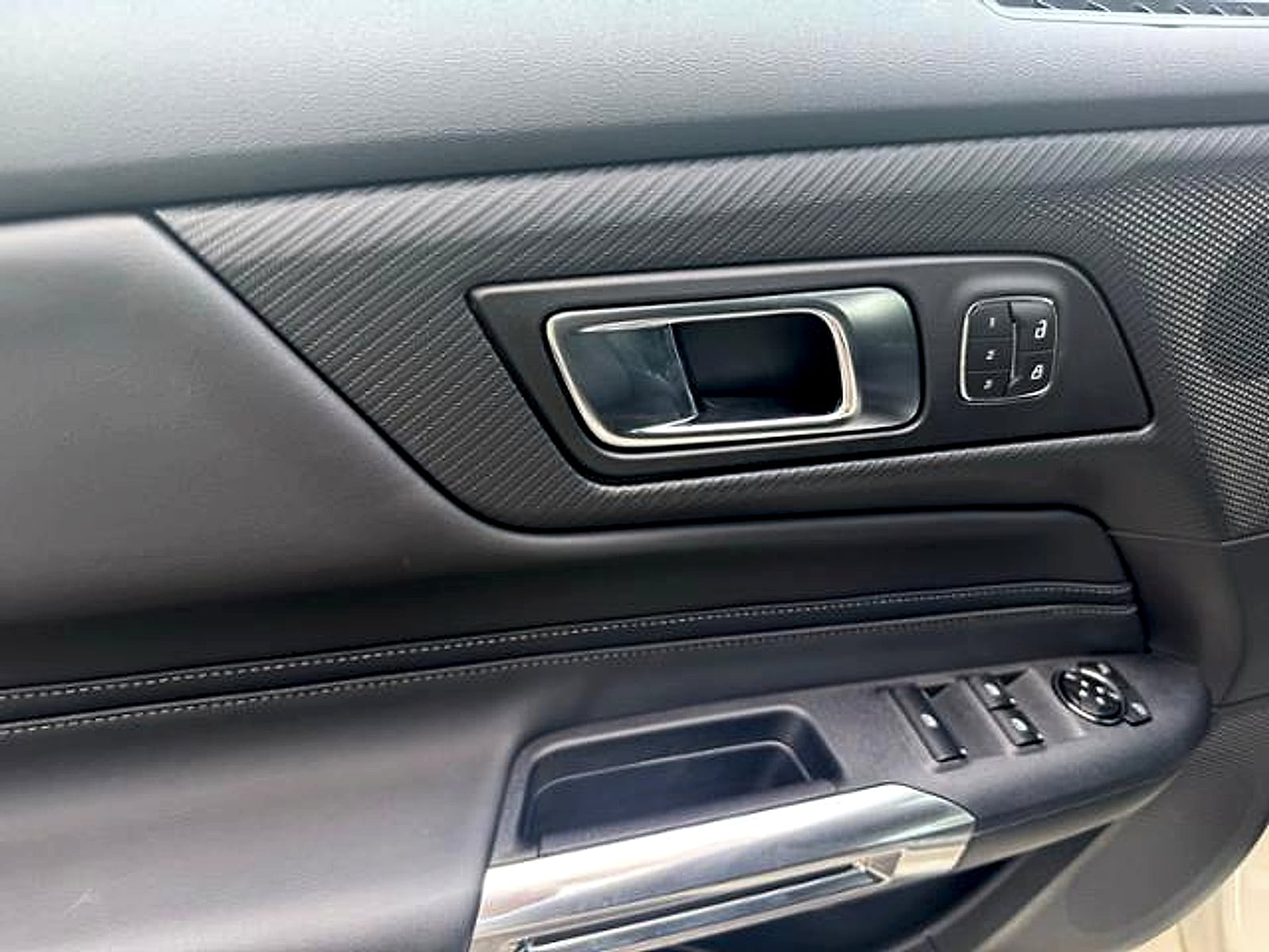 2025 Ford Mustang GT Premium Convertible - Photo 14