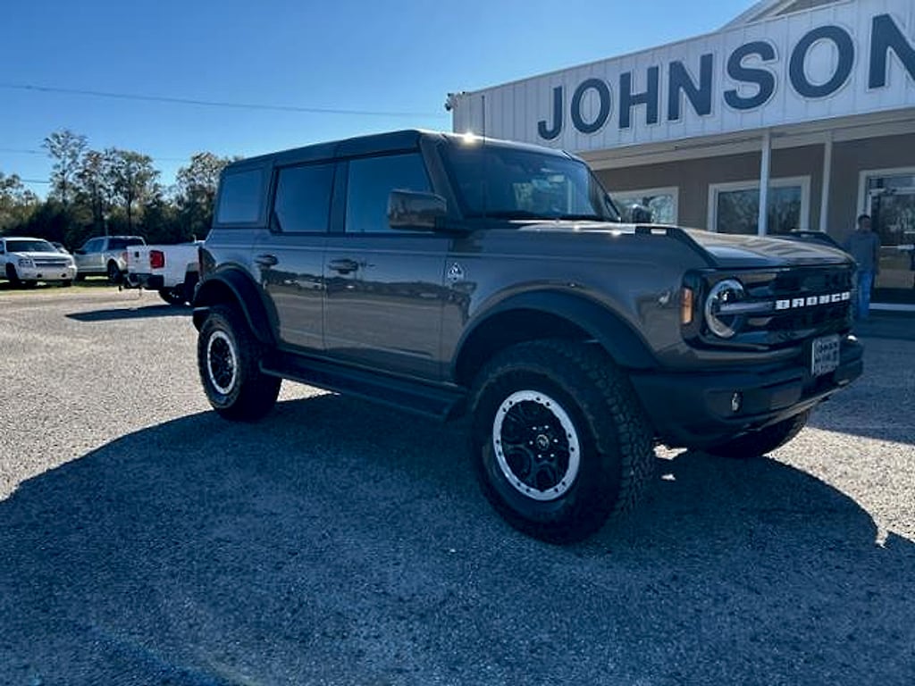 New 2025 Ford Bronco Outer Banks SUV