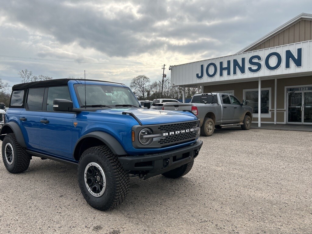 2024 Ford Bronco Badlands photo 3