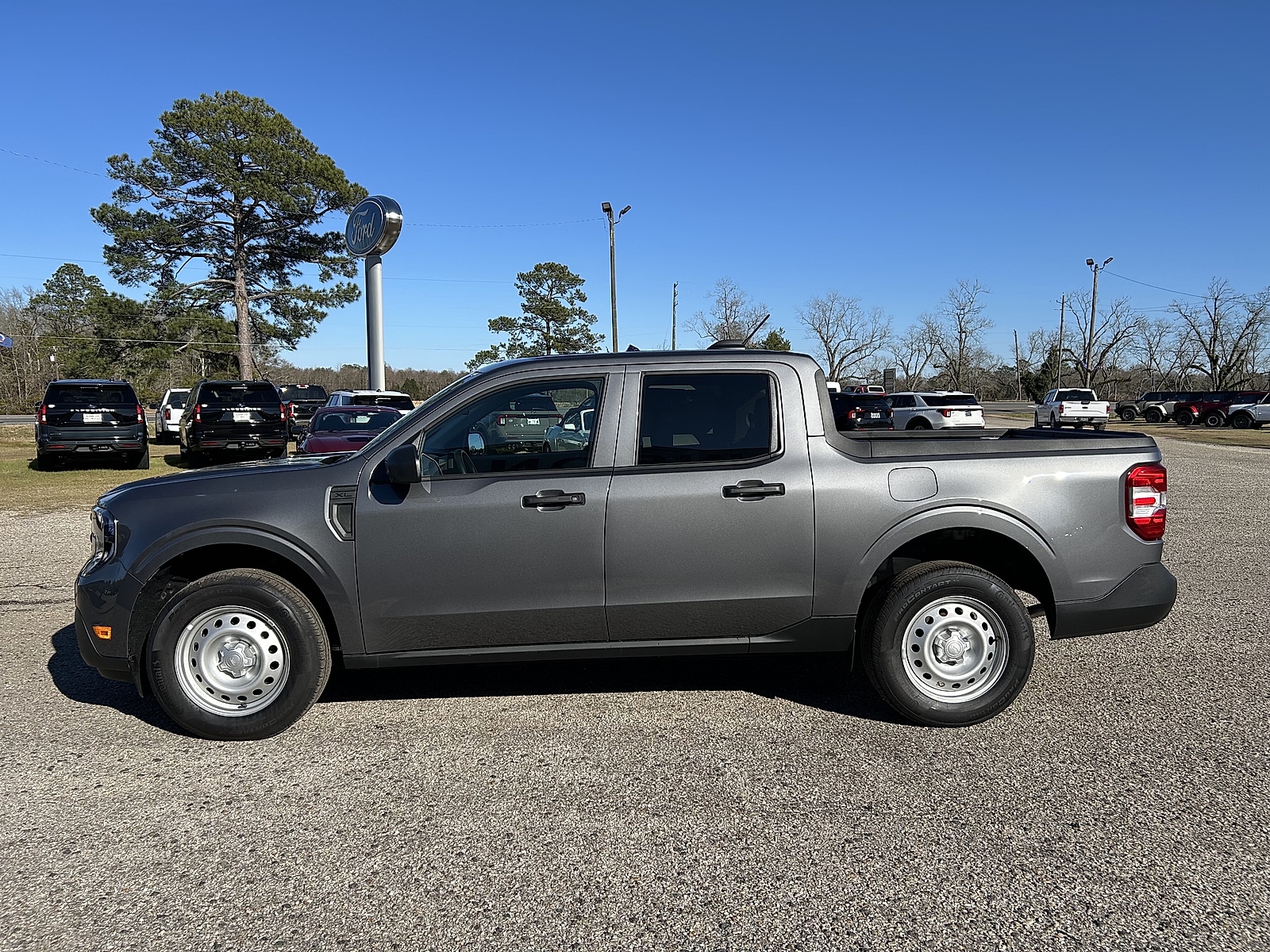 2025 Ford Maverick XL