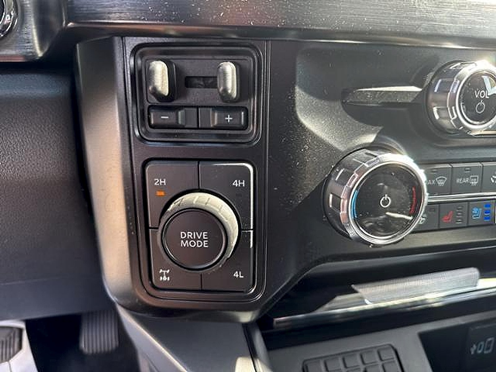 2025 Ford F-250 Super Duty Lariat - Photo 24