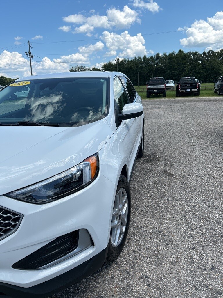 2024 Ford Edge SEL photo 3