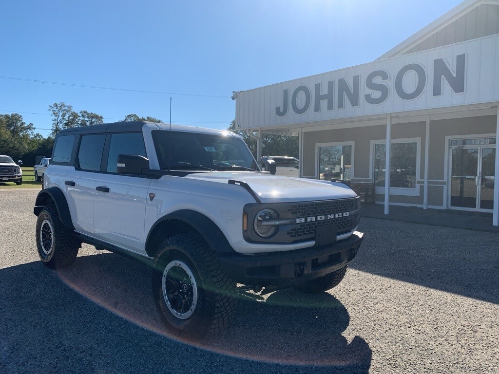 2024 Ford Bronco Badlands photo 2