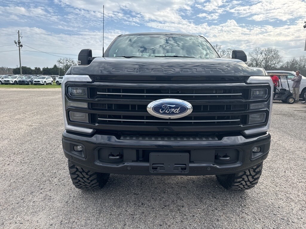 2025 Ford F-250 photo 3