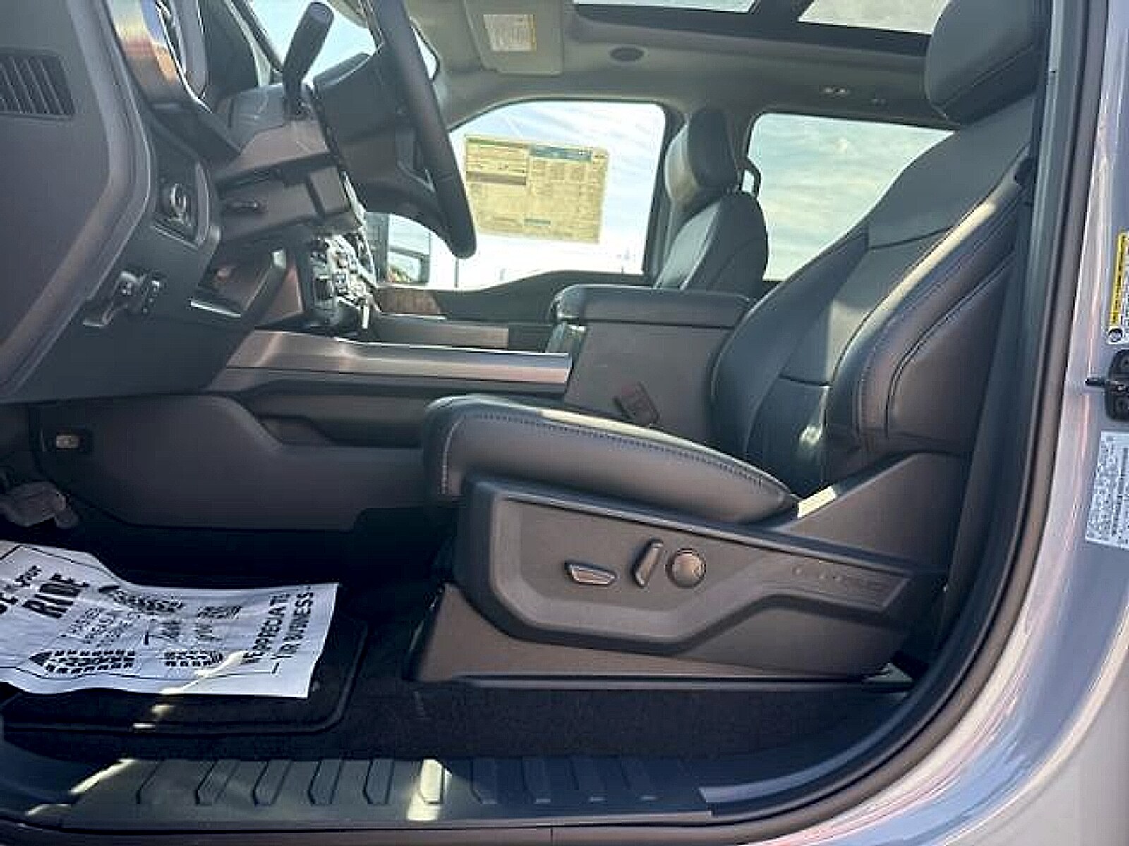 2025 Ford F-250 Super Duty Lariat - Photo 13