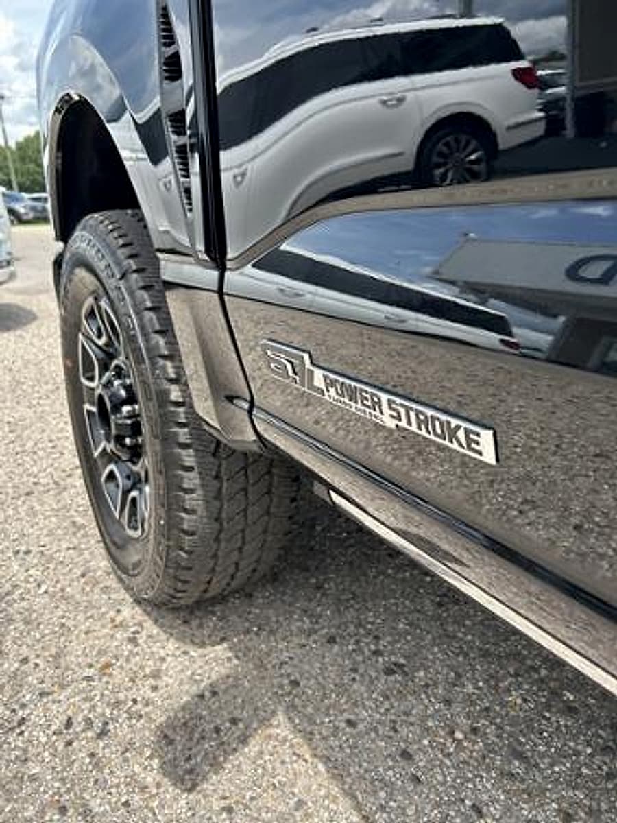 2025 Ford F-250 Super Duty Platinum - Photo 13